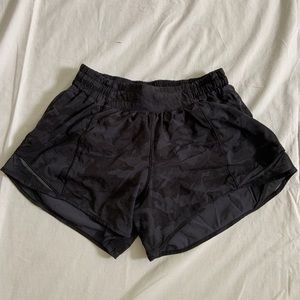 Lululemon Hotty Hot Shorts (4” inseam)